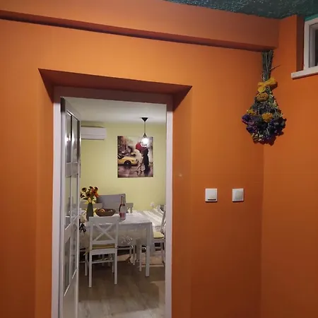 Mexicana Yellow Apartment *