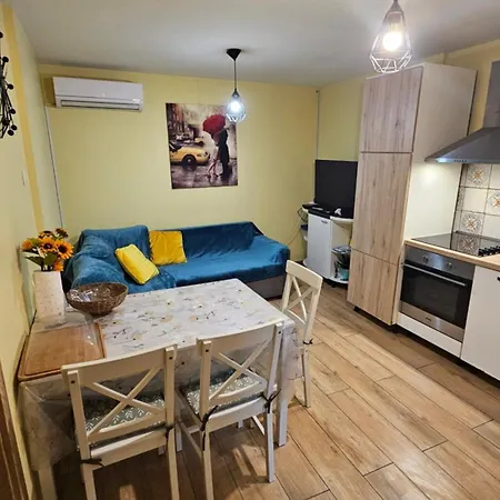 Mexicana Yellow Apartment Zadar