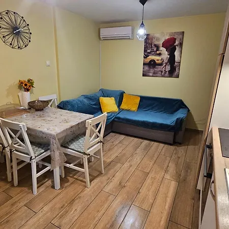 Mexicana Yellow Apartment *