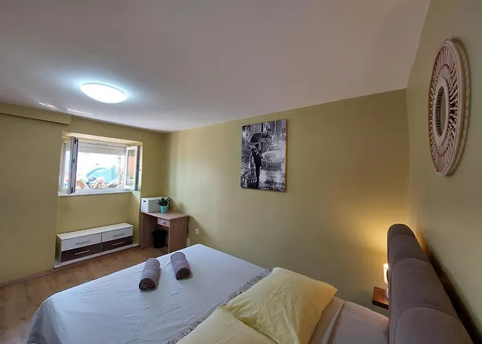 Mexicana Yellow アパート ザダル